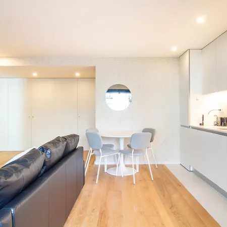 아파트 Golden Comfort Casabela 7 Star By Lovelystay 포르투