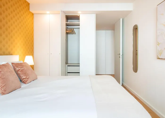 Golden Comfort Casabela 7 Star By Lovelystay アパート *