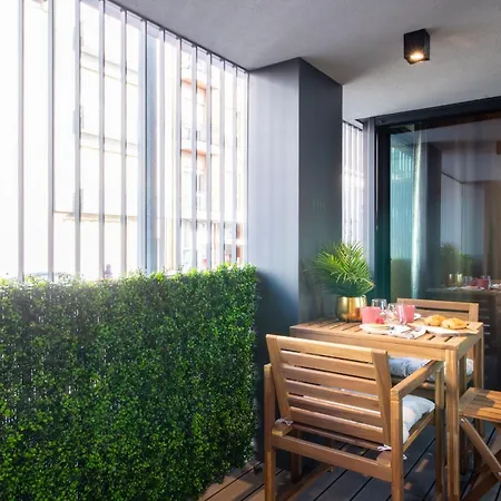 Golden Comfort Casabela 7 Star By Lovelystay Apartment